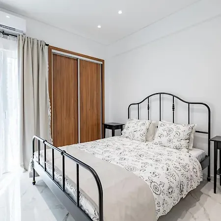 Spacious And Modern Flat At Koukaki, Near Acropolis Apartment