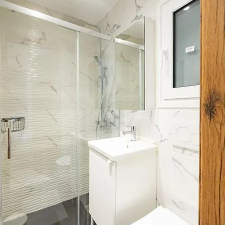 Spacious And Modern Flat At Koukaki, Near Acropolis Apartment