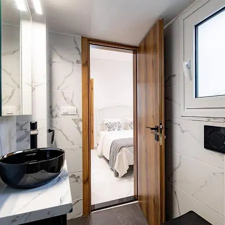 Spacious And Modern Flat At Koukaki, Near Acropolis Apartment